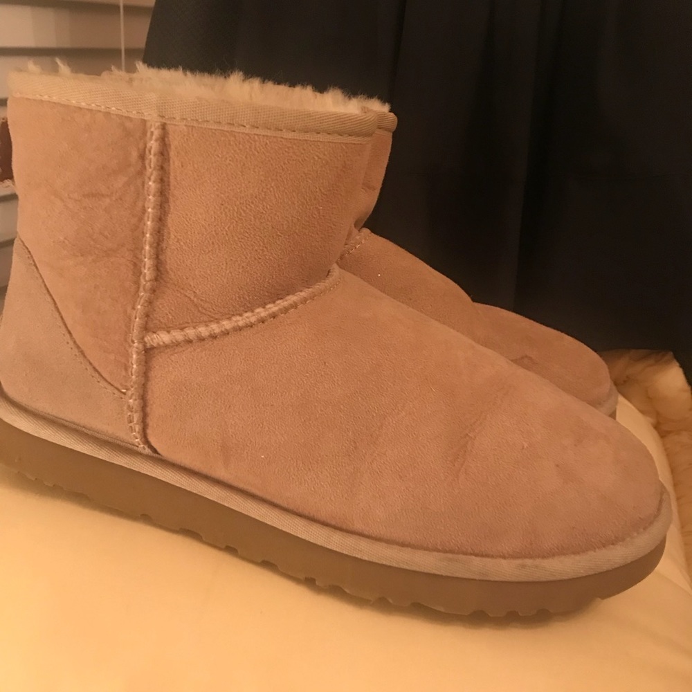 Ugg Women’s Classic Mini Boot